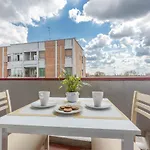Apartman Guesthost - Luminoso Con Terrazzo Vicino All'universita' Ferrara