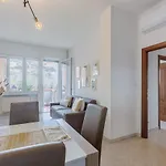 Apartman Guesthost - Luminoso Con Terrazzo Vicino All'universita' Ferrara