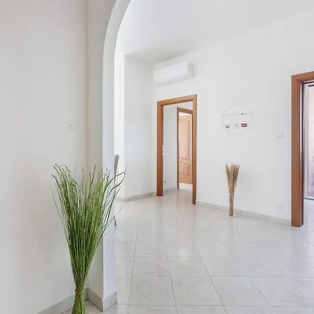 Apartamento Luminoso Con Terrazzo Vicino All'universita'