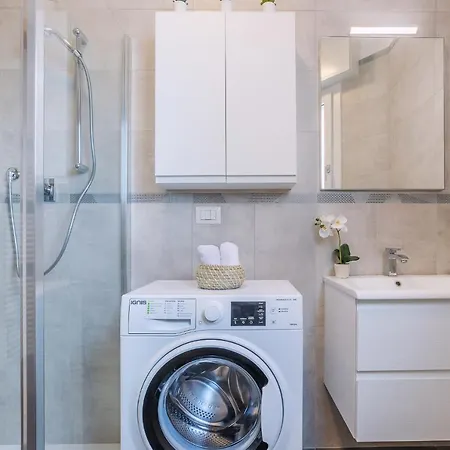 Luminoso Con Terrazzo Vicino All'universita' Appartement