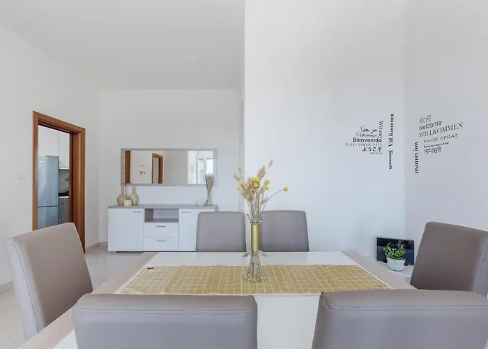 Luminoso Con Terrazzo Vicino All'universita' Ferrara