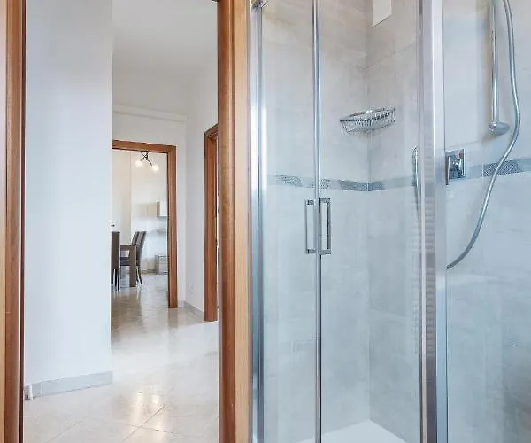 Luminoso Con Terrazzo Vicino All'universita' Appartamento Ferrara