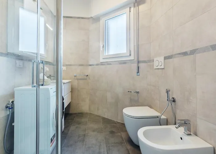 Luminoso Con Terrazzo Vicino All'universita' Ferrara