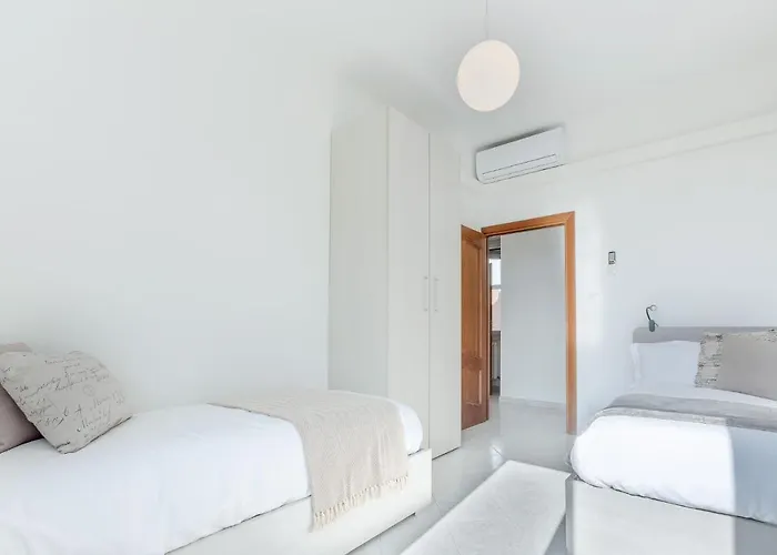 Luminoso Con Terrazzo Vicino All'universita' *