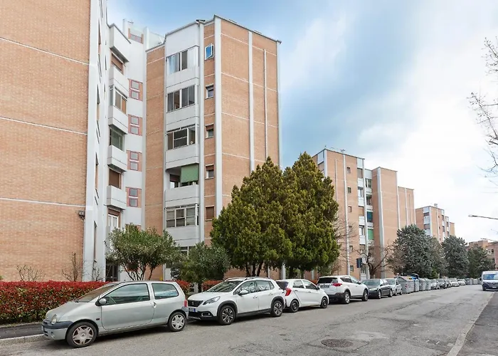 Luminoso Con Terrazzo Vicino All'universita' Ferrara
