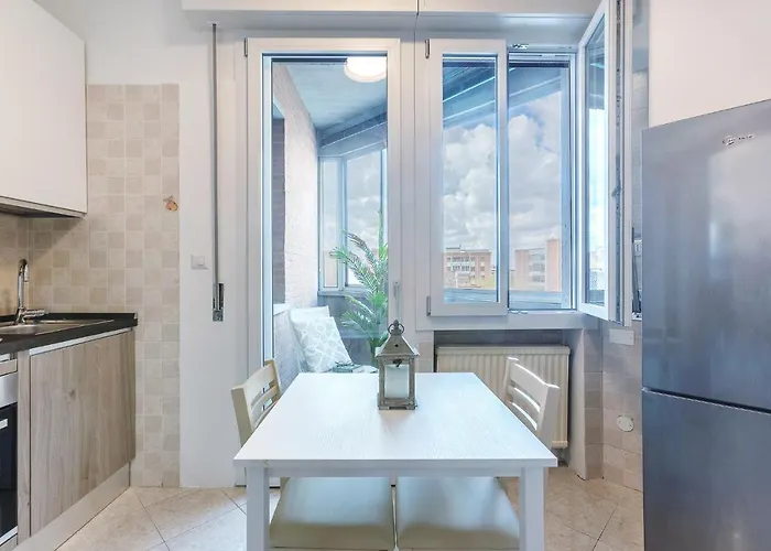 Guesthost - Luminoso Con Terrazzo Vicino All'universita' *